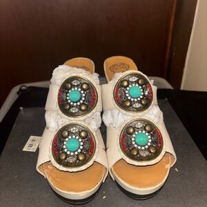 FINAL SALE! Vince Camuto Off-White Venice Leather Sandals, Women’s Size 6 NIB